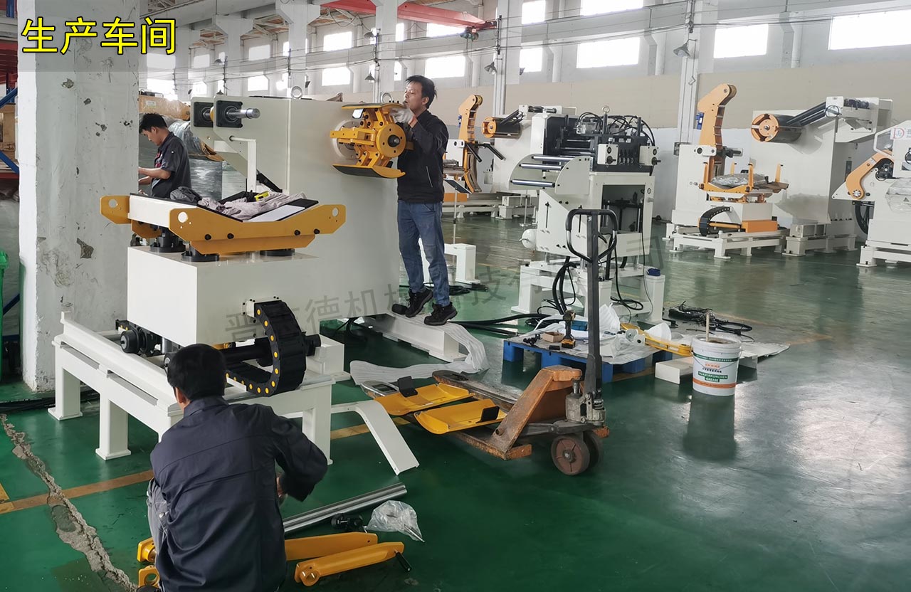 三合一送料機五一加班生產 三合一送料機五一加班生產