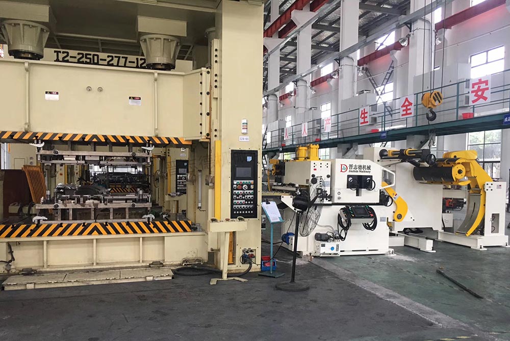 北京三合一送料機(jī) 北京三合一送料機(jī)