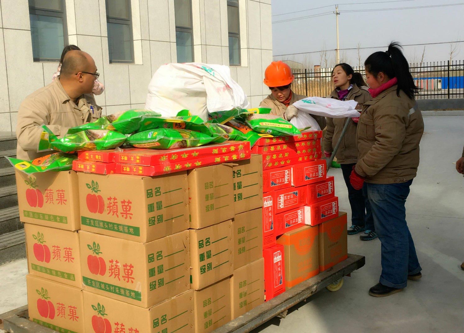 工廠元旦發福利 工廠元旦發福利