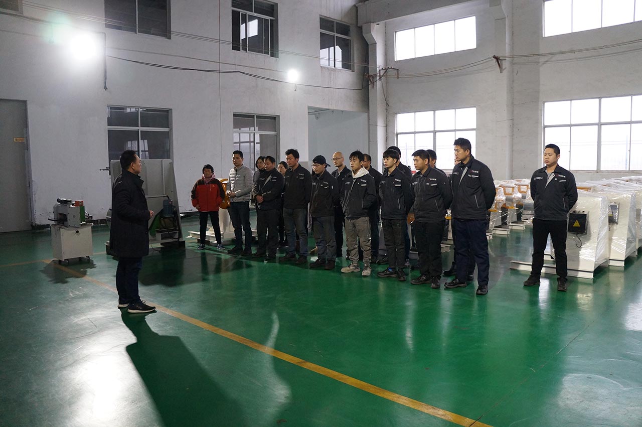 沖床自動送料設(shè)備生產(chǎn)廠家 沖床自動送料設(shè)備生產(chǎn)廠家