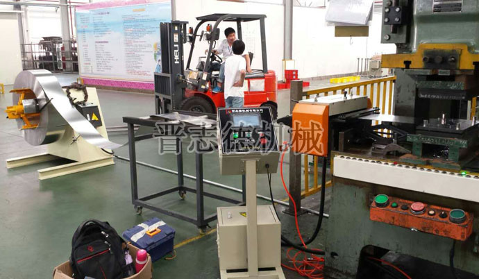 重慶NC送料機(jī)客戶現(xiàn)場(chǎng)