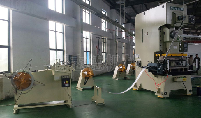 滾輪送料機(jī)使用現(xiàn)場(chǎng)