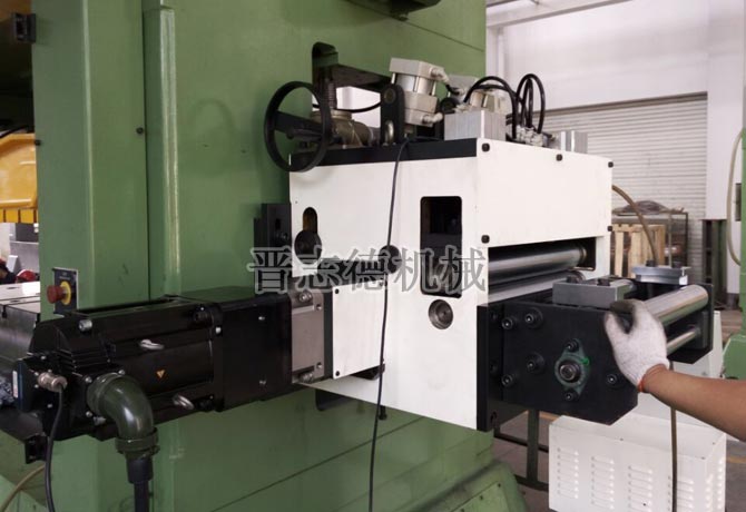 厚板直軸NC送料機(jī) 厚板直軸NC送料機(jī)