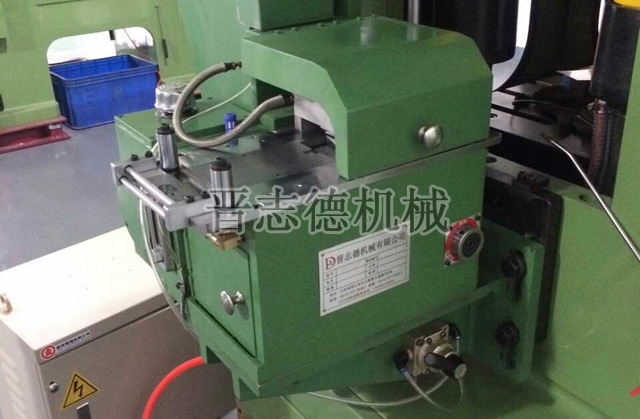 夾式送料機(jī)裝配