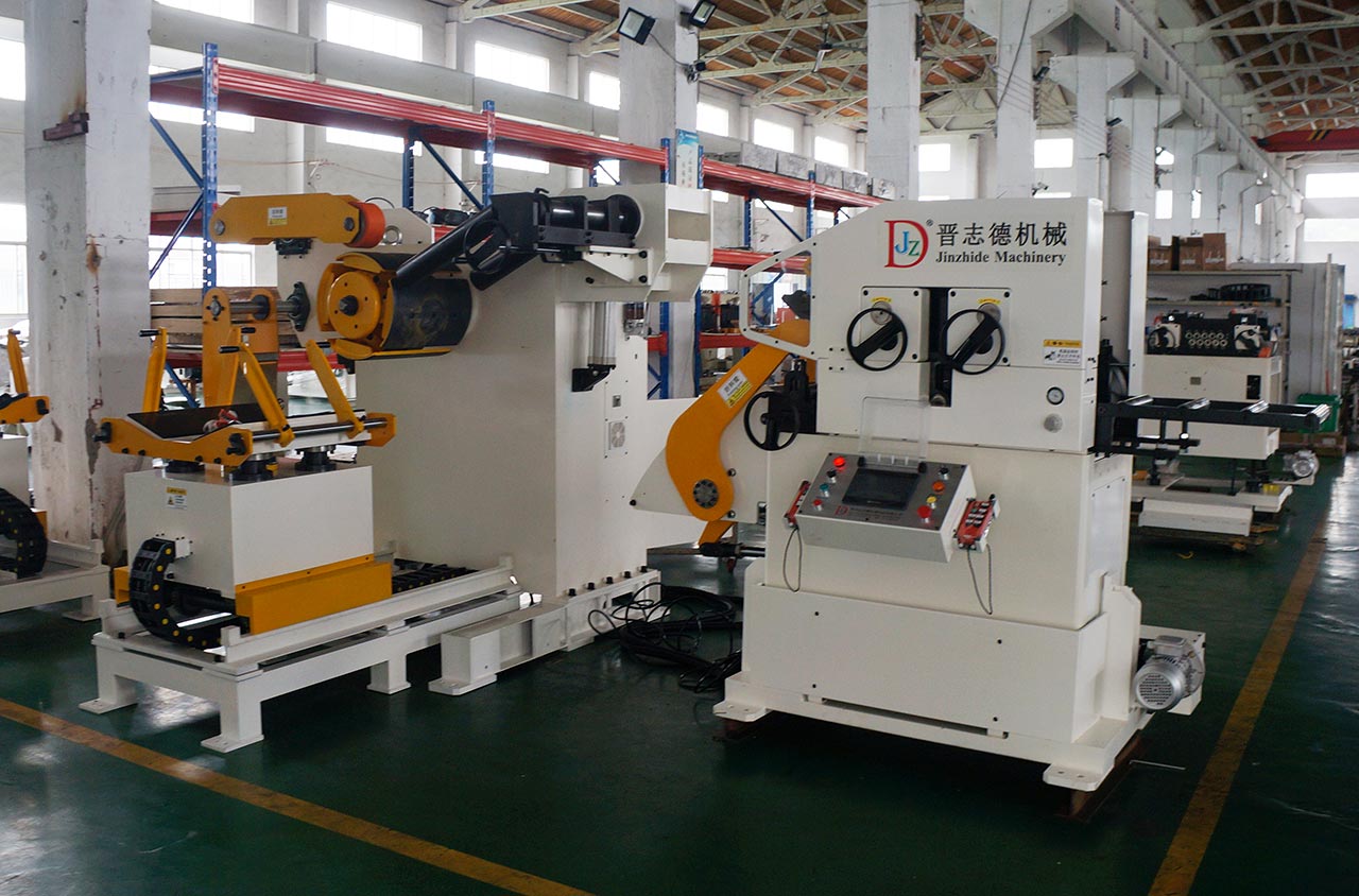 三合一送料機(jī)烤漆 三合一送料機(jī)烤漆