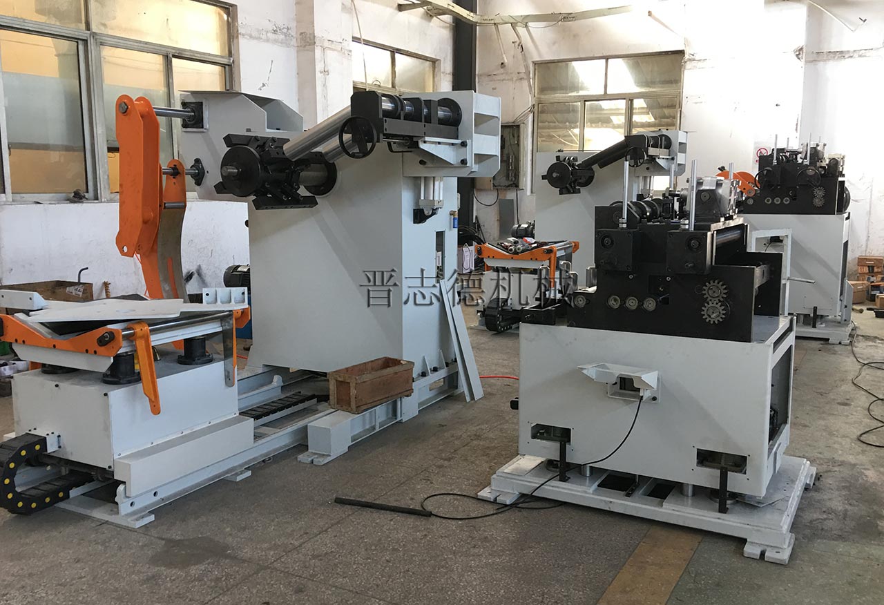 客戶考察三合一送料機 客戶考察三合一送料機