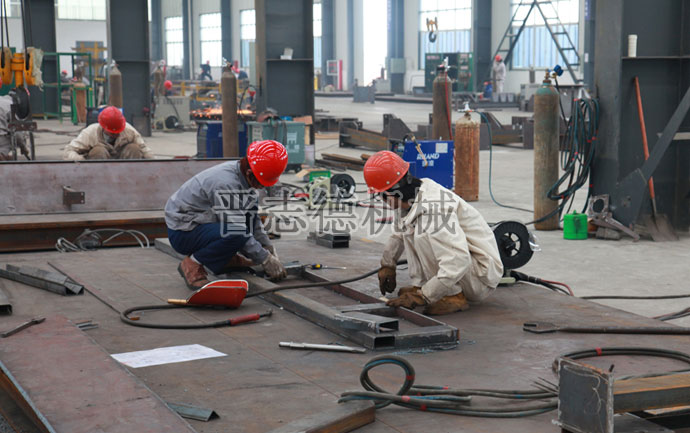 送料機(jī)生產(chǎn)現(xiàn)場(chǎng)