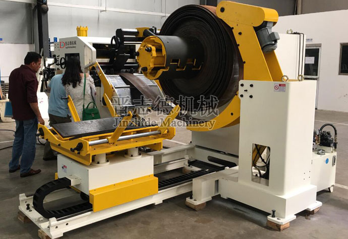 印尼客戶驗收三合一送料機 印尼客戶驗收三合一送料機