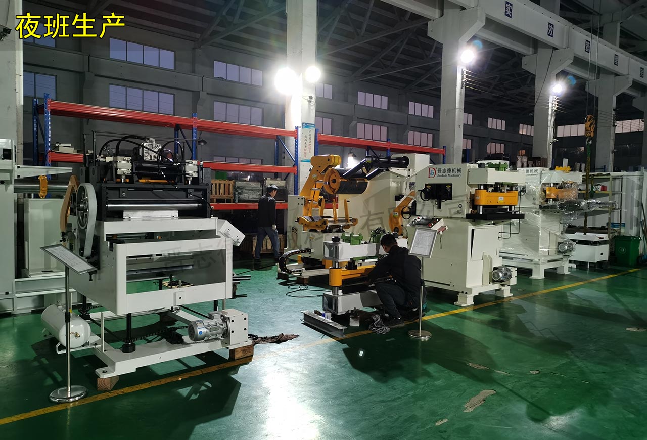 三合一送料機夜班生產 三合一送料機夜班生產