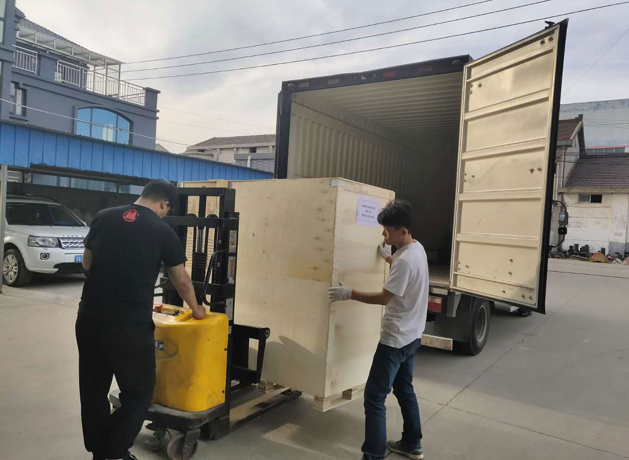 送料機(jī)出口泰國(guó),沖床送料機(jī)出口泰國(guó) 送料機(jī)出口泰國(guó),沖床送料機(jī)出口泰國(guó)