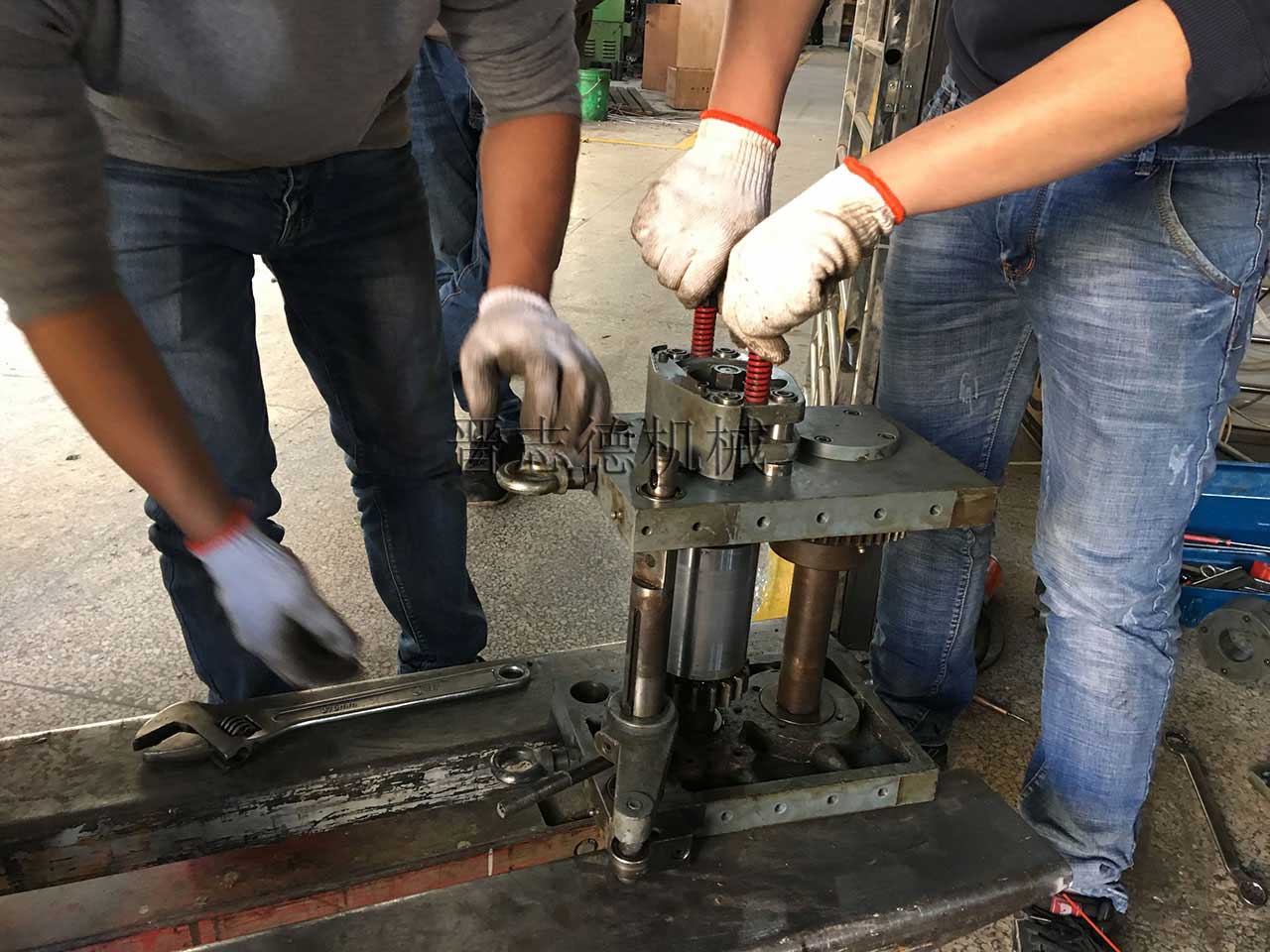 沖床送料機修理 沖床送料機修理