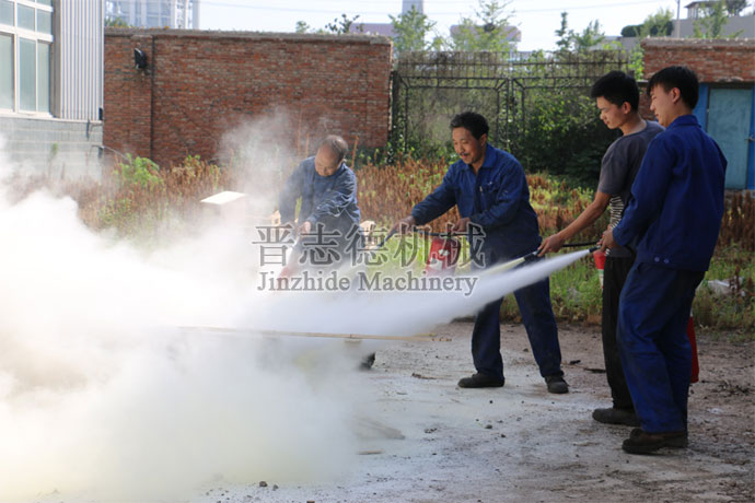 新入職員工消防演練現場 新入職員工消防演練現場