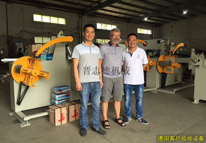 德國客戶驗收送料機設備 德國客戶驗收送料機設備